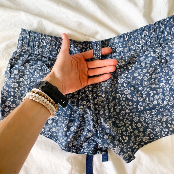 Shorts - Picture 7 of 11